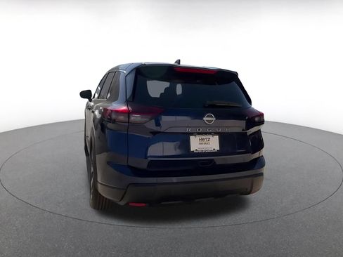Used 2025 Nissan Rogue SV FWD image 11