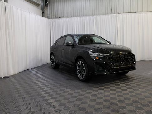 New 2025 Audi Q8 Premium image 31
