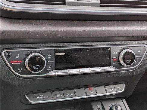 Used 2018 Audi Q5 Prestige w/ Prestige Package image 12