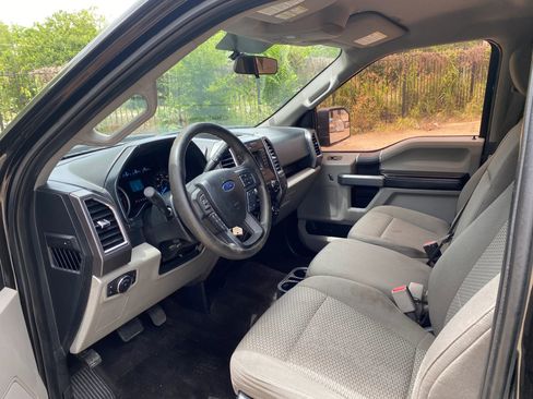 Used 2015 Ford F150 XLT image 9