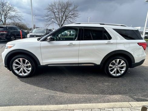 Used 2022 Ford Explorer Platinum w/ Equipment Group 601A AWD/4WD image 4