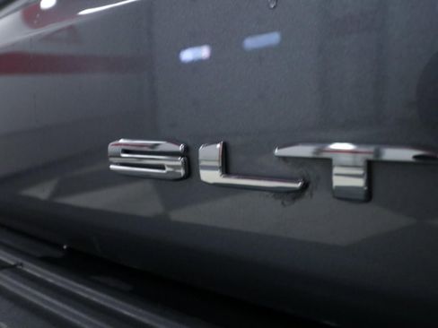 Used 2021 GMC Yukon SLT w/ SLT Premium Package image 30