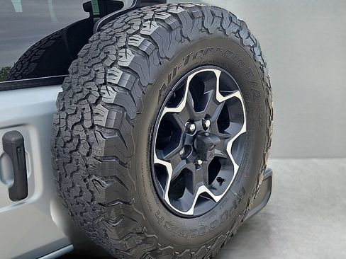 Used 2023 Jeep Wrangler Unlimited Rubicon 4xe w/ Cold Weather Group AWD/4WD image 13