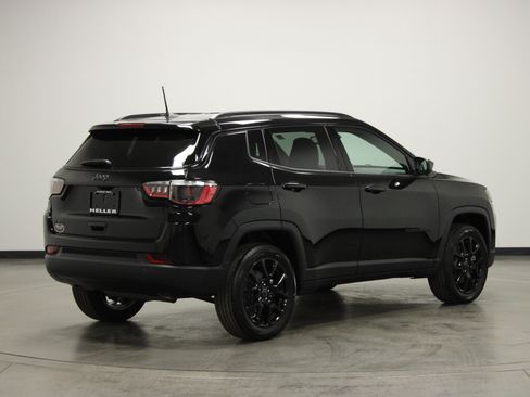 New 2026 Jeep Compass Latitude image 8