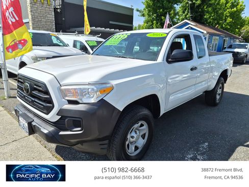 Used 2018 Toyota Tacoma SR RWD image 3