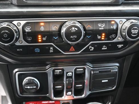 Used 2022 Jeep Wrangler Unlimited Rubicon 4xe w/ Dual Top Group image 27