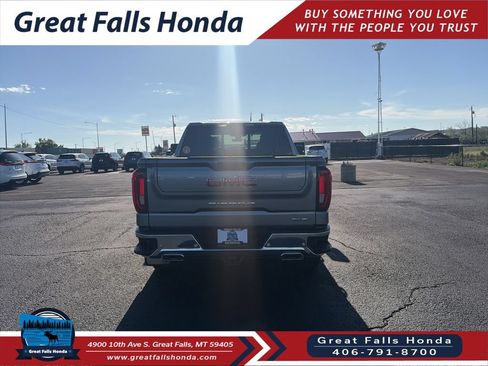 Used 2022 GMC Sierra 1500 SLT w/ Technology Package AWD/4WD image 6