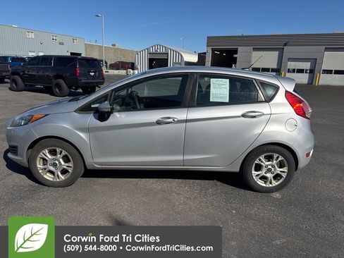 Used 2015 Ford Fiesta SE image 12