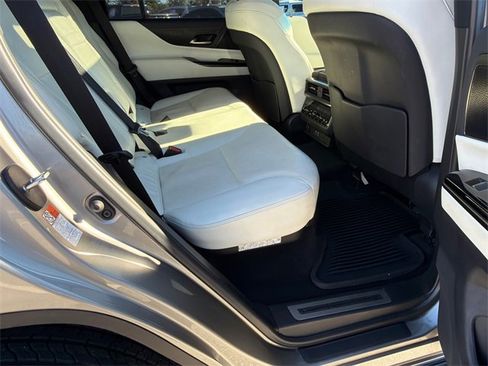 Used 2024 Lexus LX 600 4WD w/ Luxury Package image 15