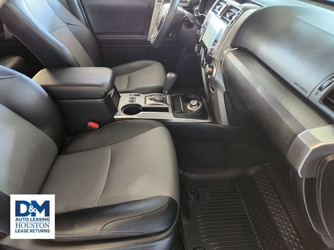 Used 2022 Toyota 4Runner SR5 Premium image 20