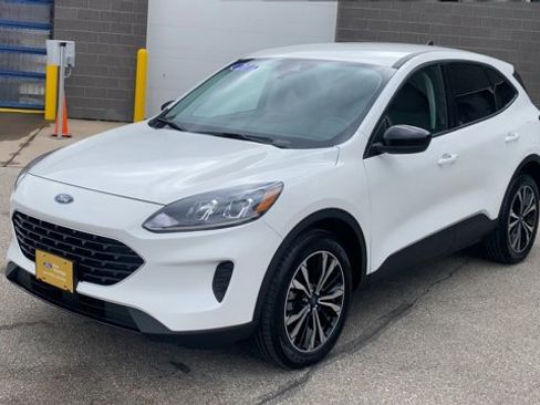 Certified 2021 Ford Escape SE w/ SE Sport Appearance Package image 5