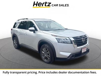 Used 2025 Nissan Pathfinder SV