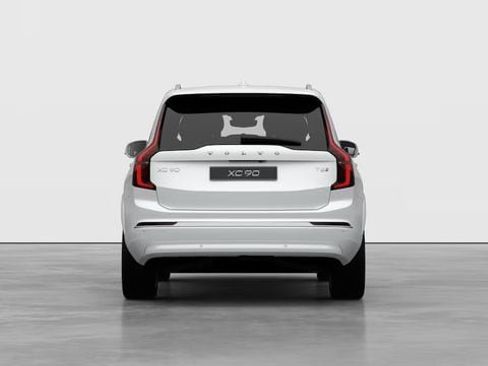 New 2026 Volvo XC90 T8 Ultra w/ Protection Package Premier AWD/4WD image 4
