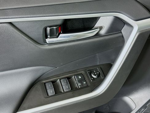 Used 2025 Toyota RAV4 XLE w/ Convenience Package FWD image 15