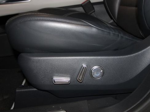 Used 2025 Lincoln Nautilus Premier w/ Equipment Group 102A image 7