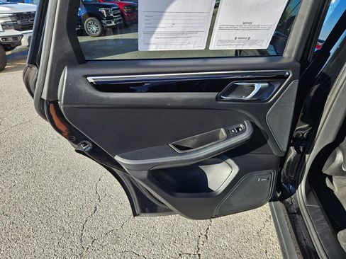 Used 2019 Porsche Macan image 18