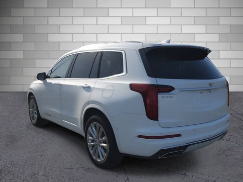 Certified 2023 Cadillac XT6 Premium Luxury w/ Technology Package FWD image 3