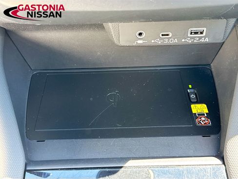 Used 2025 Subaru Forester Premium image 22