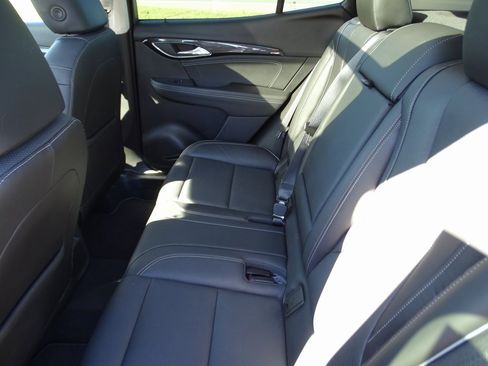 Used 2021 Buick Envision Essence w/ Technology Package I image 8