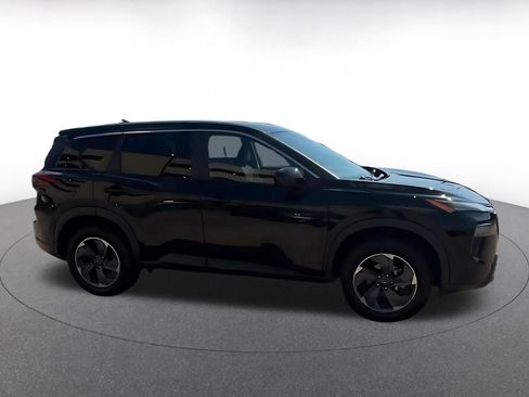 Used 2025 Nissan Rogue SV FWD image 15
