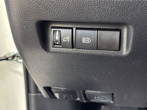 Used 2019 Toyota RAV4 XLE image 32