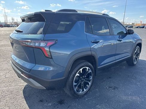 Used 2025 Chevrolet Equinox LT w/ Safety and Technology Package image 4