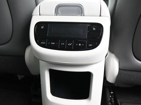 New 2026 Hyundai Ioniq 9 SEL image 18