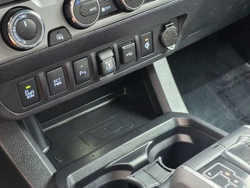 Used 2023 Toyota Tacoma TRD Off-Road w/ Advanced Technology Package AWD/4WD image 32