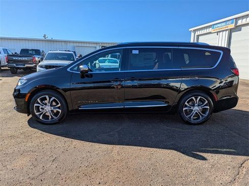 New 2026 Chrysler Pacifica Pinnacle image 7