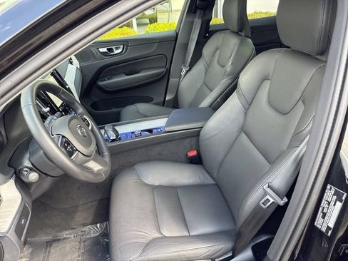 Used 2025 Volvo XC60 B5 Plus AWD/4WD image 29