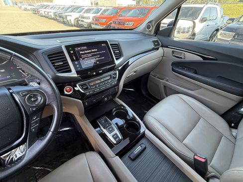 Used 2016 Honda Pilot Touring image 26