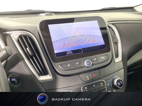 Used 2025 Chevrolet Malibu LT image 4