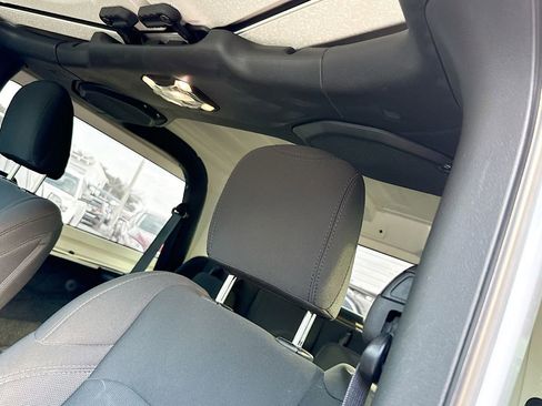 Used 2021 Jeep Wrangler Sport S image 20