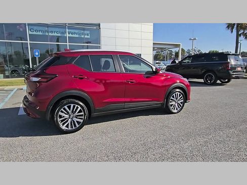 Used 2024 Nissan Kicks SV image 37