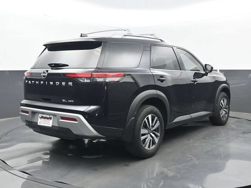 Used 2025 Nissan Pathfinder SL AWD/4WD image 23