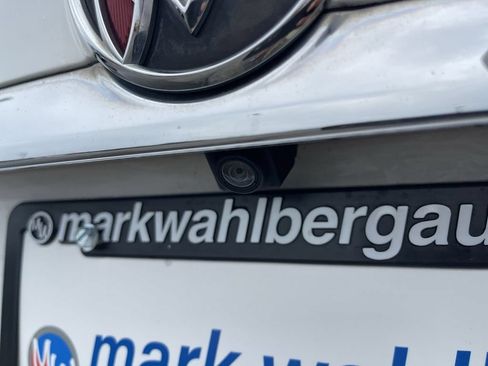Used 2020 Buick Encore Preferred FWD image 6