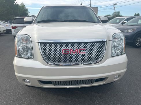 Used 2014 GMC Yukon Denali image 2