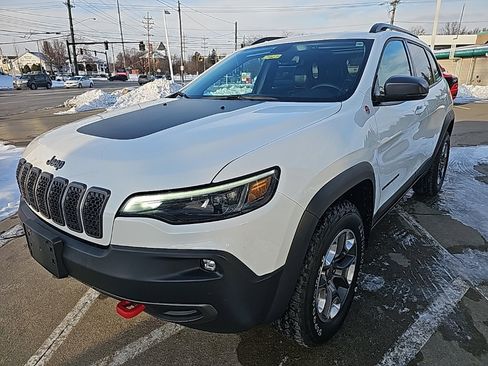 Used 2019 Jeep Cherokee Trailhawk w/ Comfort/Convenience Group image 9