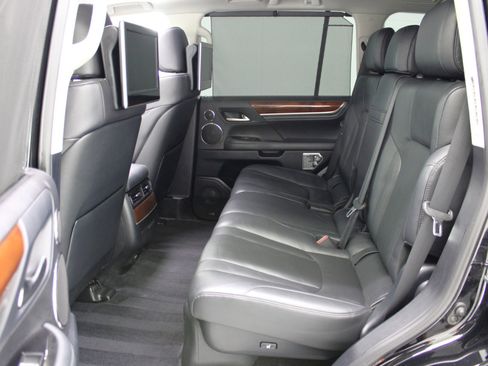 Used 2017 Lexus LX 570 4WD w/ Luxury Package image 36