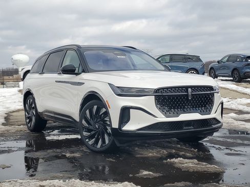 New 2026 Lincoln Nautilus Reserve image 1