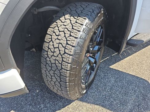 Certified 2023 GMC Sierra 1500 Elevation image 38