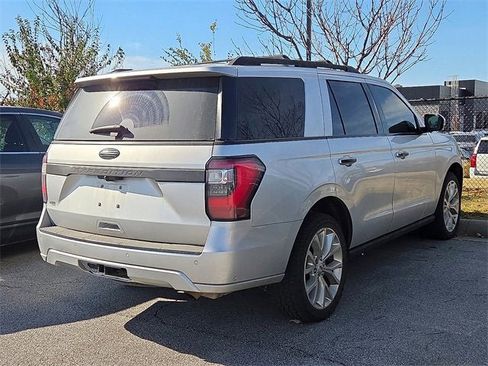 Used 2019 Ford Expedition Platinum image 3