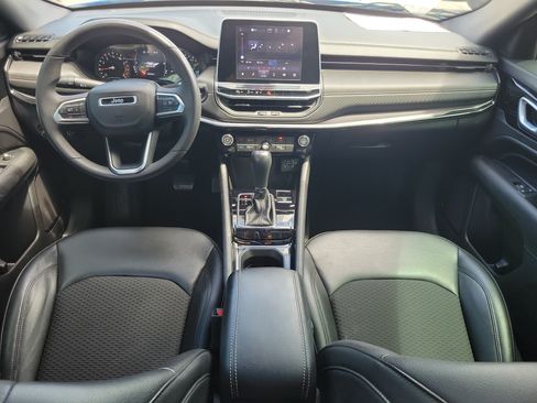 Used 2022 Jeep Compass Latitude FWD image 11