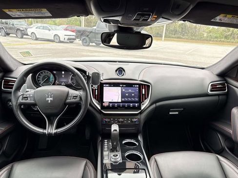 Used 2023 Maserati Ghibli Modena image 15