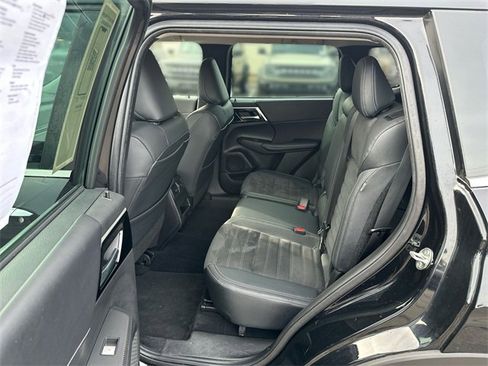 Used 2023 Mitsubishi Outlander SE image 23