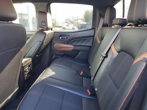 Used 2024 GMC Canyon AT4 image 10