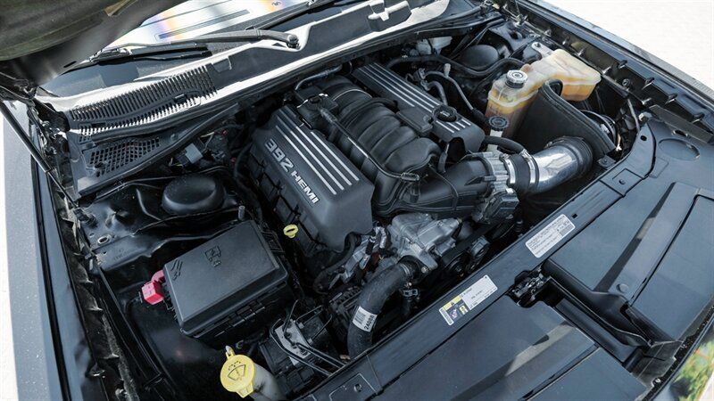 Used 2014 Dodge Challenger SRT8 w/ Harman/Kardon Audio Group RWD image 15