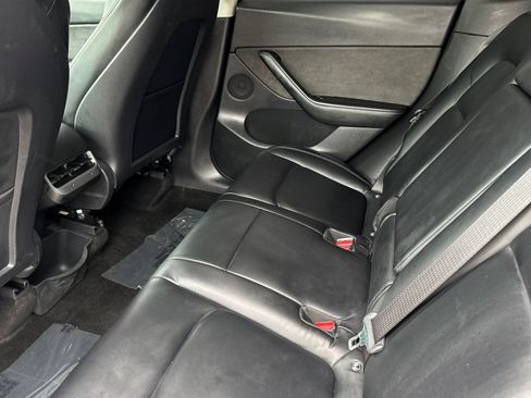 Used 2021 Tesla Model Y Long Range AWD/4WD image 13