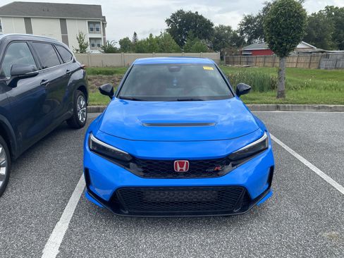 Used 2023 Honda Civic Type R image 2