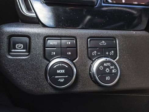 Used 2024 GMC Sierra 3500 SLE w/ SLE Convenience Package image 23